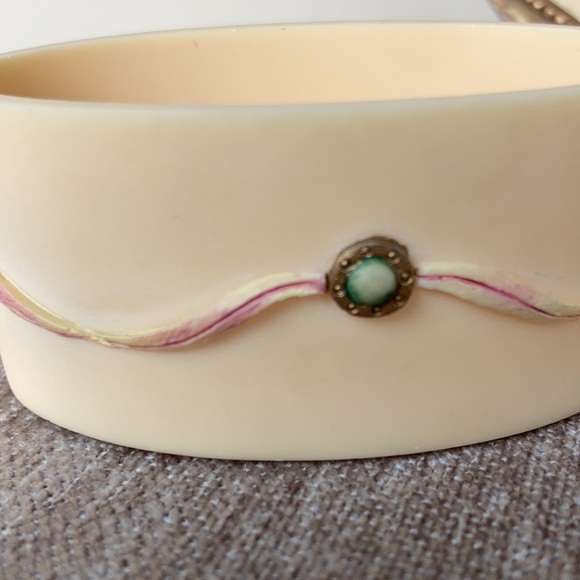 Willow Hall Victorian shoe trinket box - Picture 6 of 13